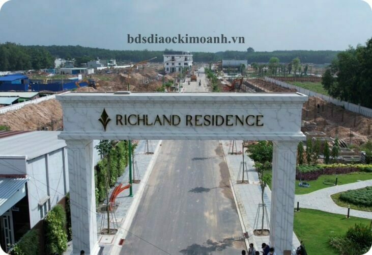 Cổng dự án Richland Residence